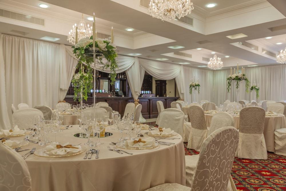 Glenroyal Hotel Maynooth Bagian luar foto