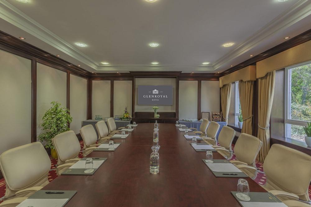 Glenroyal Hotel Maynooth Bagian luar foto